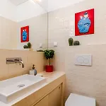 Апартаменты Augusto - A Family House With Pool In The Heart Of