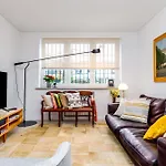 Augusto - A Family House With Pool In The Heart Of Апартаменты *