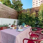 Augusto - A Family House With Pool In The Heart Of Лиссабон