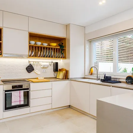 Augusto - A Family House With Pool In The Heart Of Lägenhet