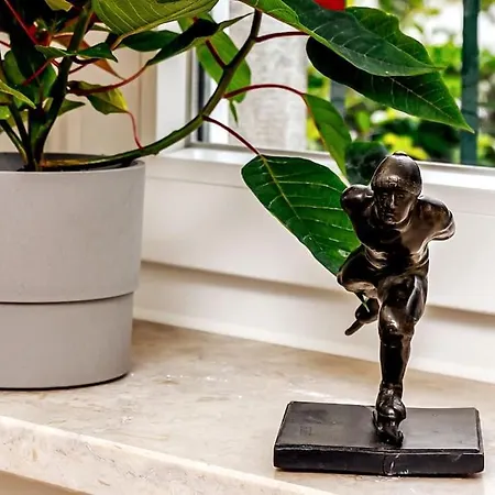 Augusto - A Family House With Pool In The Heart Of * Lissabon