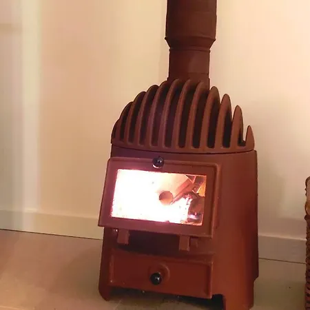 Apartment Augusto - A Family House With Pool In The Heart Of