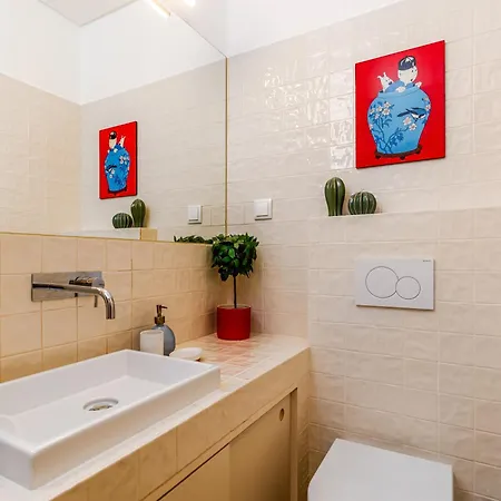 アパート Augusto - A Family House With Pool In The Heart Of