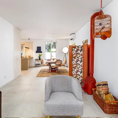 Augusto - A Family House With Pool In The Heart Of Lägenhet