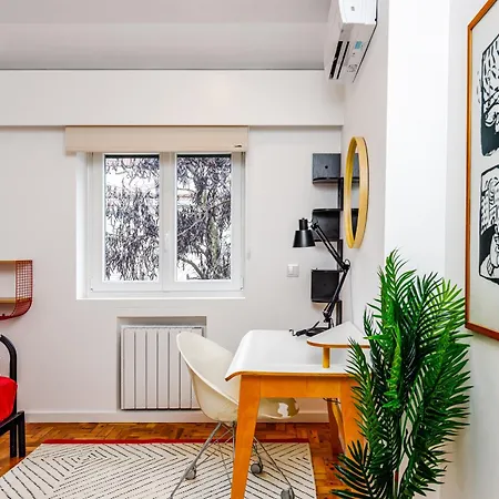 Augusto - A Family House With Pool In The Heart Of