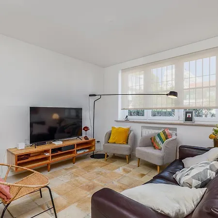 Augusto - A Family House With Pool In The Heart Of Lissabon