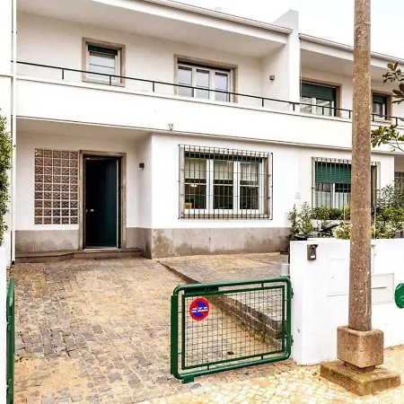 Apartamento Augusto - A Family House With Pool In The Heart Of