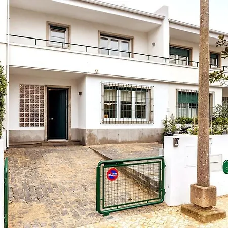 Apartmán Augusto - A Family House With Pool In The Heart Of Lisboa